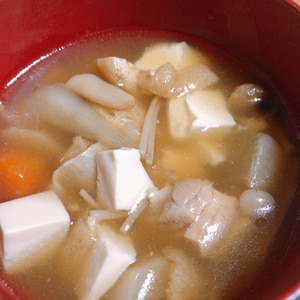 【和食定番料理】8種の具材入り味噌醤油けんちん汁